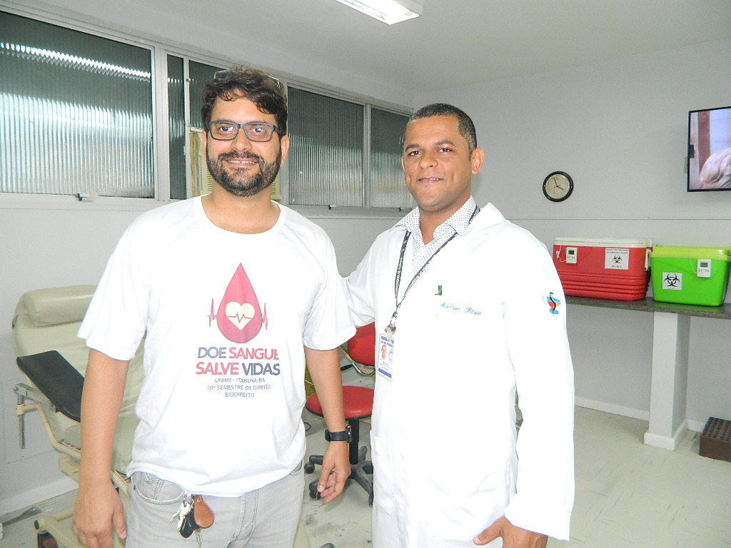 Professor_Caio_Monteiro_em_visita_ao_Banco_de_Sangue.JPG