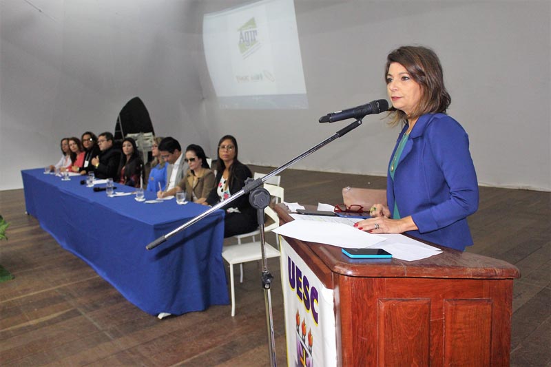 Reitora da Uesc Adélia Maria Pinheiro e representantes das entidades parceiras.jpg