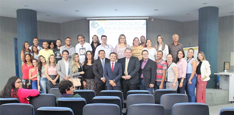 Especialistas em Direito Público, Estudantes, Professores, Assessores de Comunicação, Procuradores Municipais, entre outros.jpg