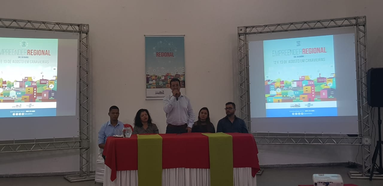 Thalles Santana, Claudiana Figueiredo, Clóvis Almeida, Rebeca da Paz e Maurício Kruschewsky.jpeg