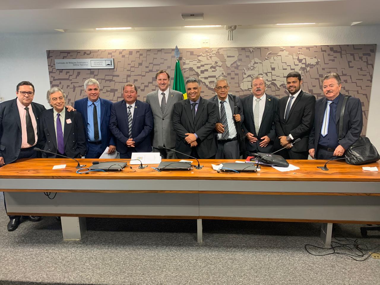 Prefeitos, Senadores e representantes da Ceplac e da Amurc.jpeg