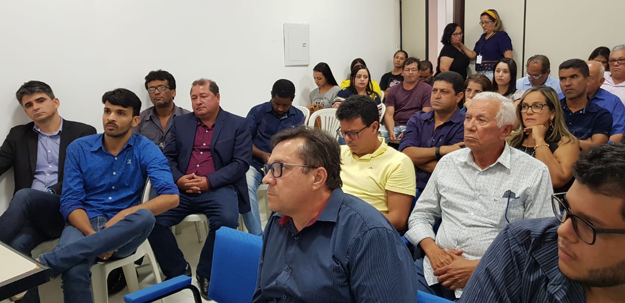 REUNIÃO COM PREFEITOS E SECRETÁRIOS DE SAÚDE Foto Ascom Amurc (2).jpeg
