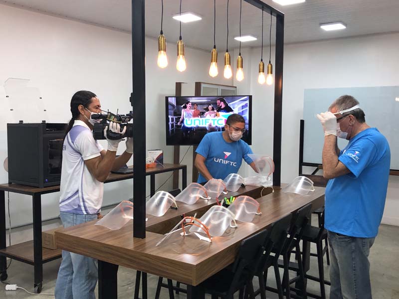Fabricação dos Protetores Faciais acontece no Espaço Maker da UniFTC Itabuna (2).jpg