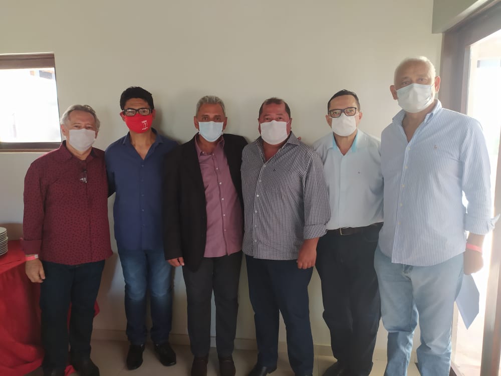 Presidente Lero Cunha juntamente com o presidente reeleito Rony e autoridades.jpeg