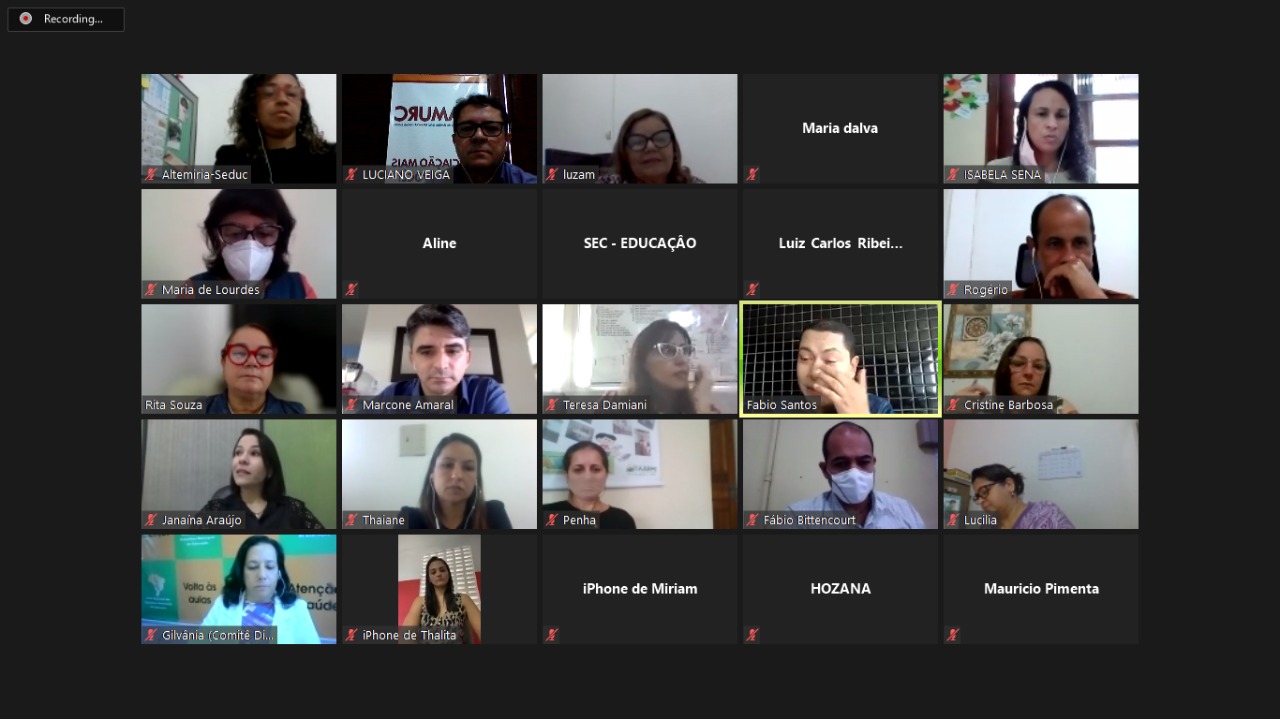 Representantes da Amurc, Ufba, Secretários de Educação dos municípios associados.jpeg