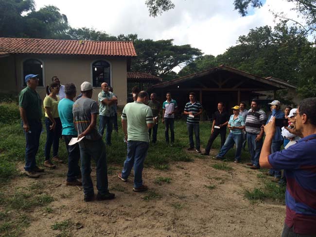 Tecnicos estao colocando em pratica os conceitos da Legislacao Ambiental