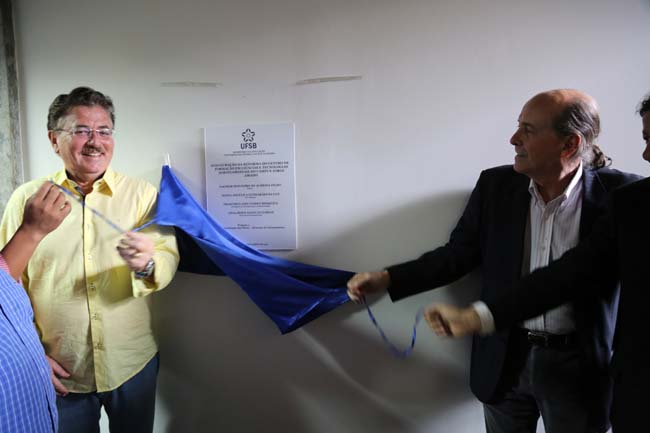 Ant&ocirc;nio Zugaib Ceplac e Naomar Almeida Filho ufsb