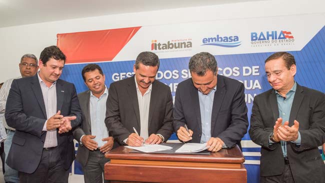 Prefeito de Itabuna Claudevane Leite e Governador Rui Costa assinam protocolo da Embasa Foto Pedro Augusto 2